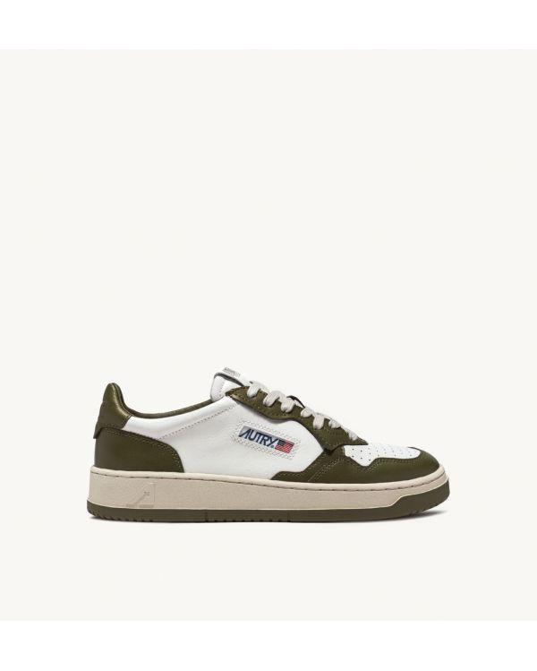 Sneakers MEDALIST LOW TWO-TONE LEATHER WHITE AND OLIVA