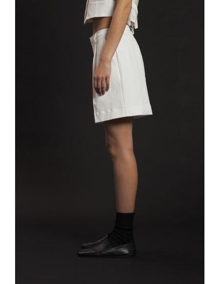 SHORT FRIZZY WHITE