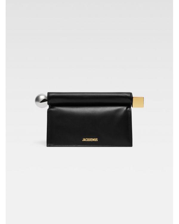 THE BLACK ROUND SQUARE POUCH