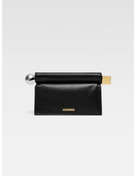 THE BLACK ROUND SQUARE POUCH