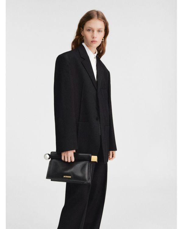 THE BLACK ROUND SQUARE POUCH 2