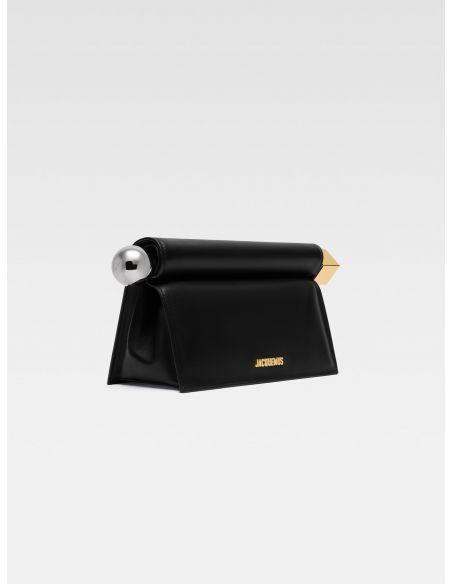 THE BLACK ROUND SQUARE POUCH