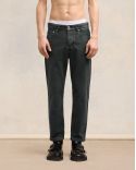 BLACK TAPERED CUT JEANS