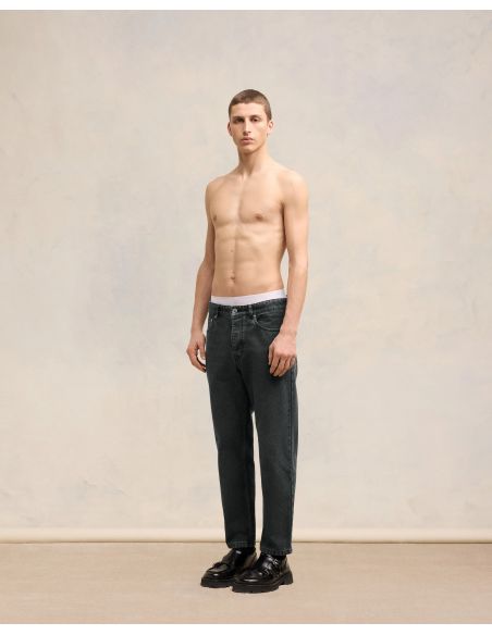 BLACK TAPERED CUT JEANS