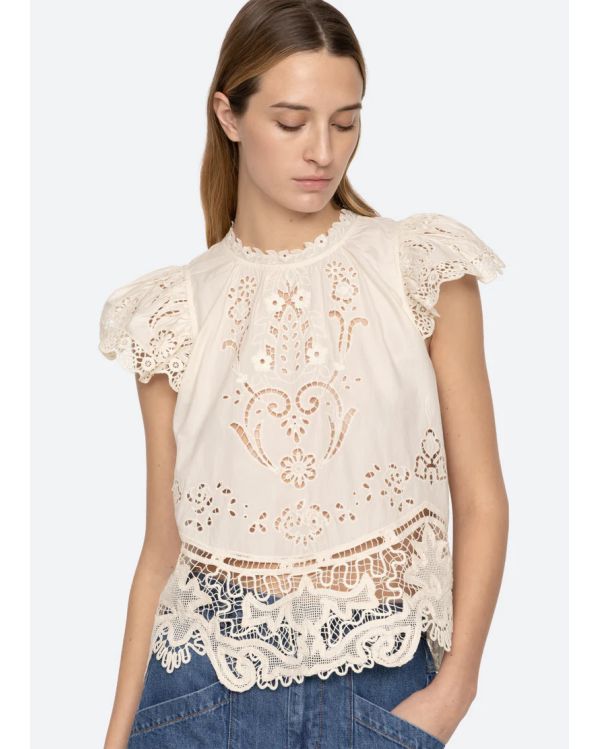 TOP GIANNA LACE FLUTTER SLV BONE