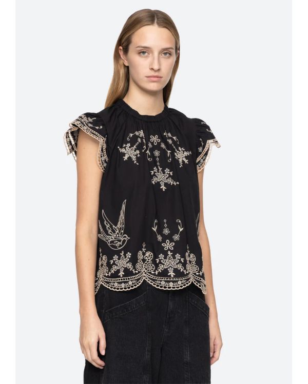 TOP KINGSLEY EMBROIDERY FLUTTER SLV BLACK