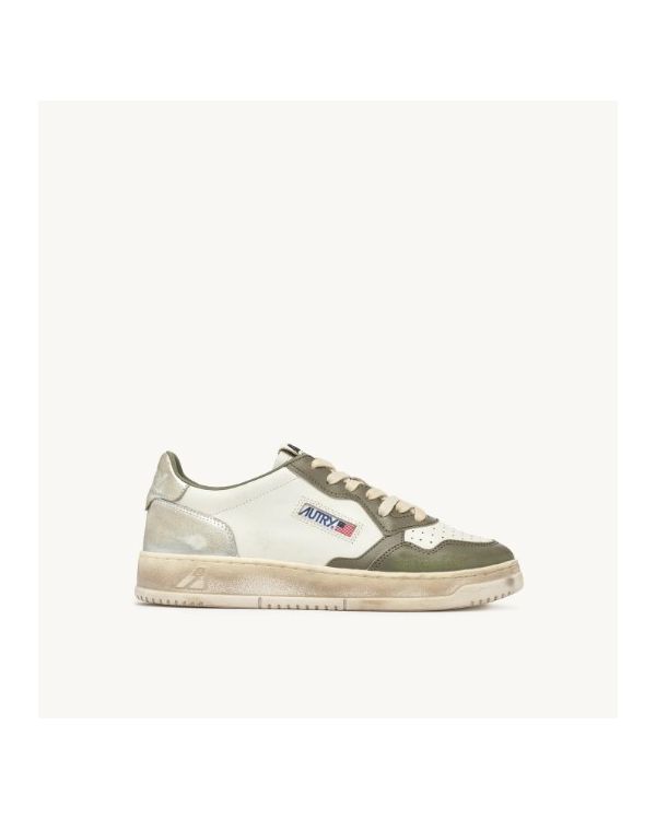 SNEAKERS MEDALIST LOW SUPER VINTAGE MAN WHISPER WHITE VERT ET SILVER