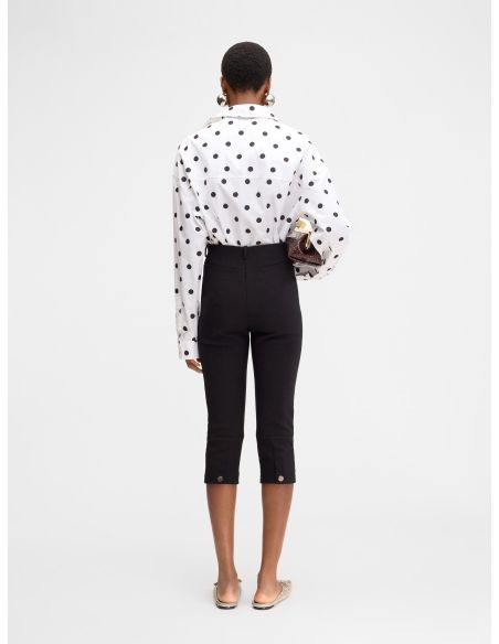 THE BLACK CAPRI PANTS
