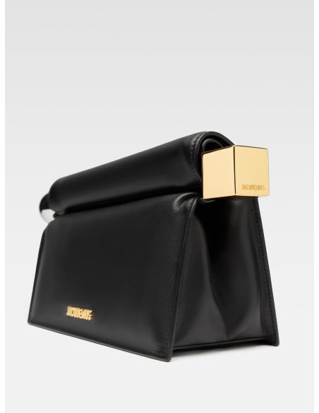 THE BLACK ROUND SQUARE POUCH