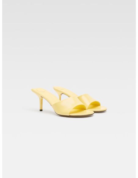 THE CUBISTO MULES LIGHT YELLOW
