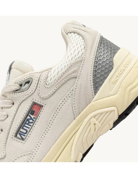 HYPERWAY SNEAKERS IN WHITE AND SILVER