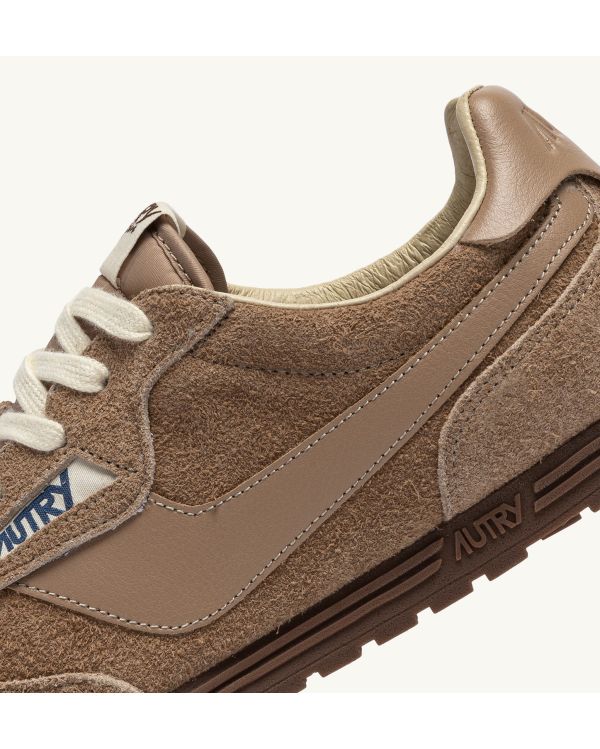 WINDSPIN WOMEN'S PEANUT SNEAKERS