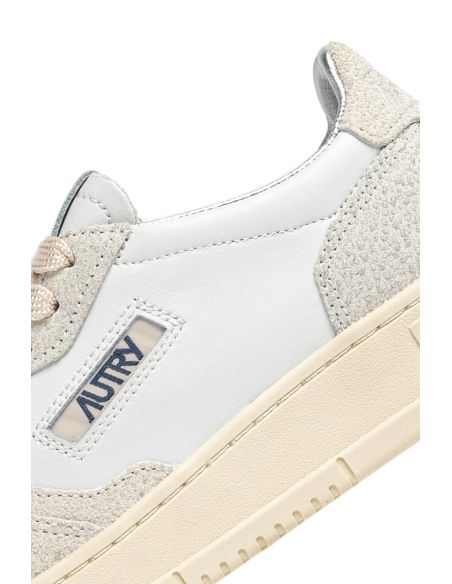 MEDALIST WOMEN’S STARS WHITE SNEAKERS