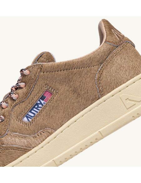 MEDALIST WOMEN'S BEIGE PONY SNEAKERS