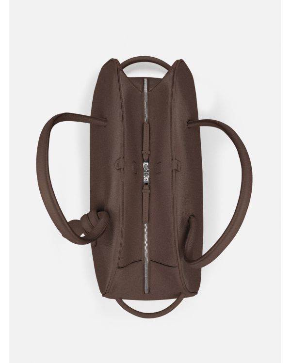 THE LARGE DARK BROWN TURISMO