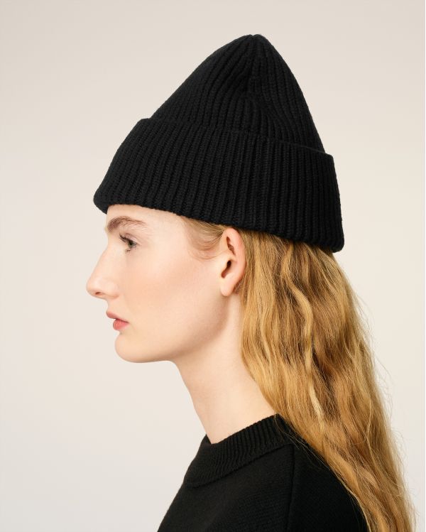 BLACK WOOL AMI DE COEUR HAT