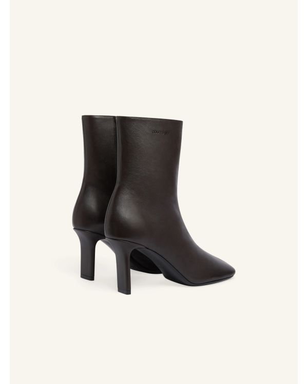 SQUARE-TOE LEATHER ANKLE BOOTS IN TAPIOCA