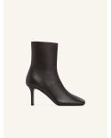 SQUARE-TOE LEATHER ANKLE BOOTS IN TAPIOCA