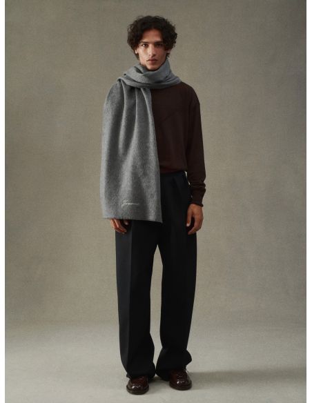 L'ÉCHARPE TAILLEUR GRIS FONCÉ