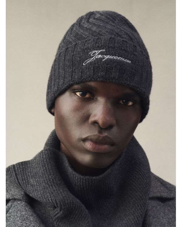 LE BONNET TOURNI GRIS FONCÉ 2