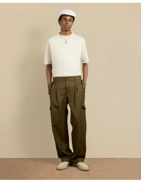 THE KHAKI CARGO PANTS