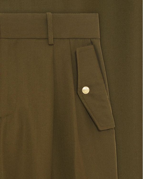 THE KHAKI CARGO PANTS