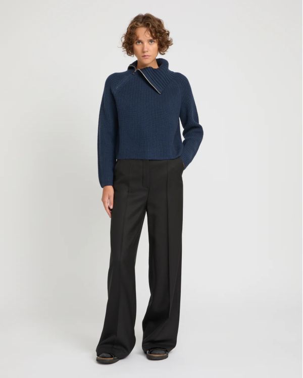 PULL EN MAILLE BLEU FONCÉ 2