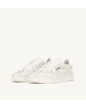 MEDALIST LOW WOM PATENT/FLOWER WHITE