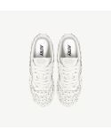 MEDALIST LOW WOM PATENT/FLOWER WHITE