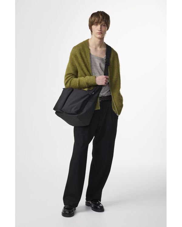BLACK TECHNICAL MESSENGER BAG 2