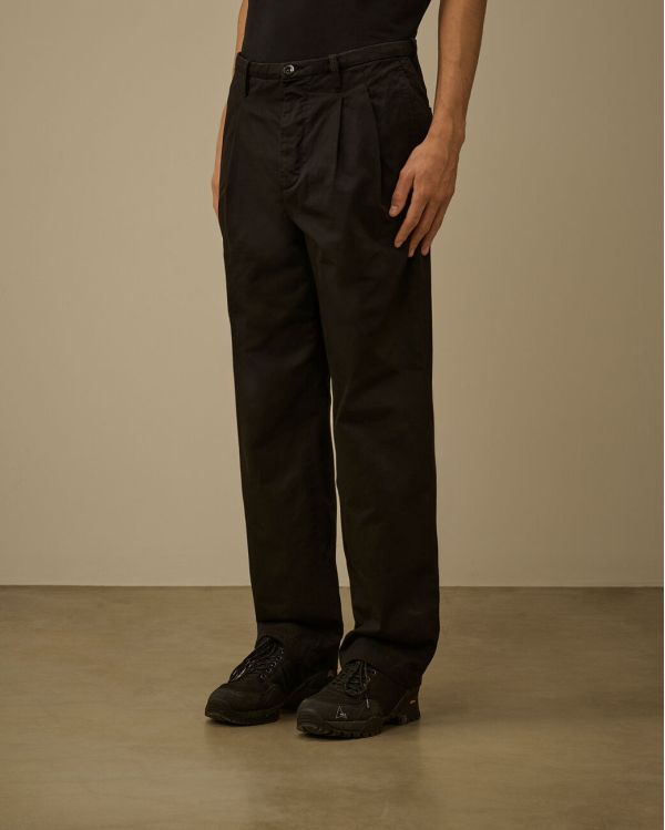 WIDE-LEGOUT BLACK GABARDINE TROUSERS