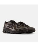 SNEAKERS U1906R THUNDERBROWN/BLACK