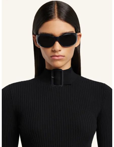 PULL EN MAILLE CÔTELÉE AVEC BOUCLE
