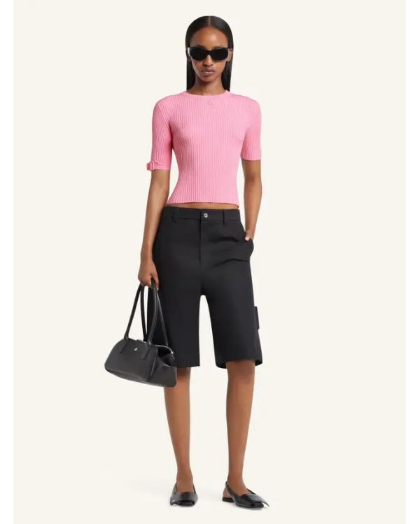 TSHIRT EN MAILLE CÔTELÉE AVEC BOUCLE ROSE