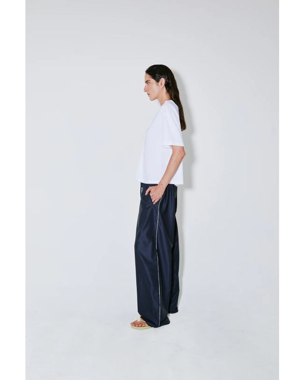 PANTALON PIETER À RAYURES BLANCHES BLEU MARINE