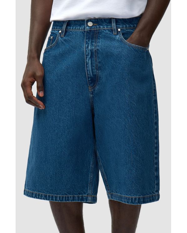 SHORT EN JEAN À POCHES RONDES DENIM BRUT