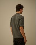 POLO EN CREPE DE COTON GRIS METAL