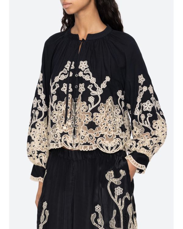 GRACELYN LACE LONG SLEEVES TOP BLACK